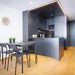 New Camoes Deluxe Apartment With Ac And Free Parking